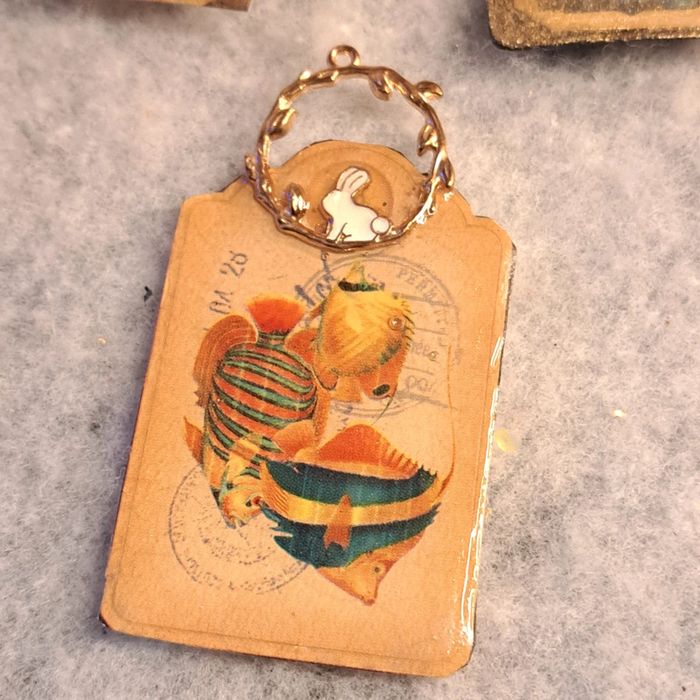 Lot de pendentif en résine vintage - photo numéro 5