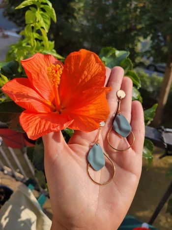 Boucles d oreilles ovales feuilles