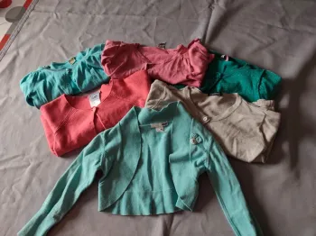 Lot gilets fins 3 ans