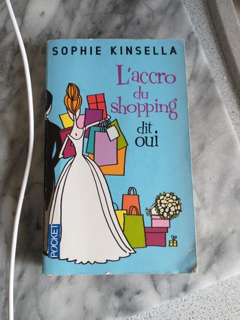 Livre l'accro du shopping dit oui