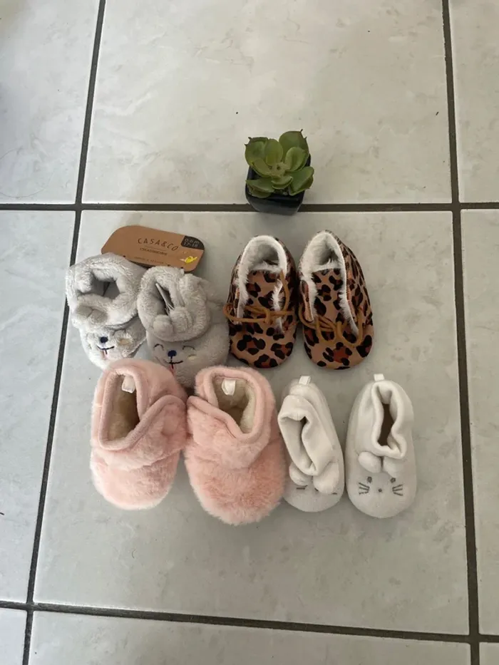 4 paires de chaussons