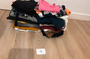 Lot de vêtements (23 vêtements)