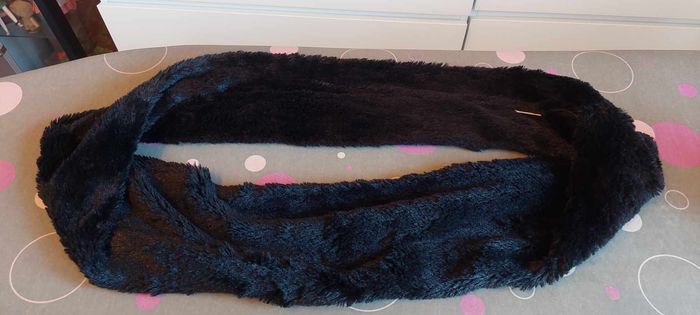 Jolie écharpe tour de cou femme fourrure noire très bon état - photo numéro 4