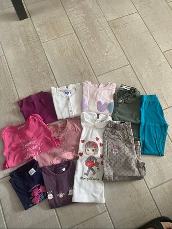 Lot vêtements fille 24 mois
