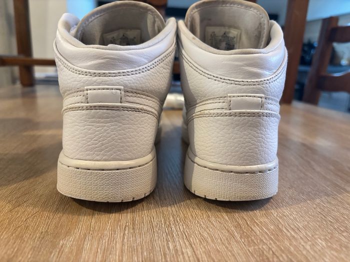 Nike Air Jordan 1 Mid – Blanc (US 6.5Y / EU 39) - photo numéro 3
