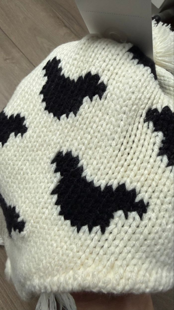 Bonnet pompon Mickey TU neuf - photo numéro 3