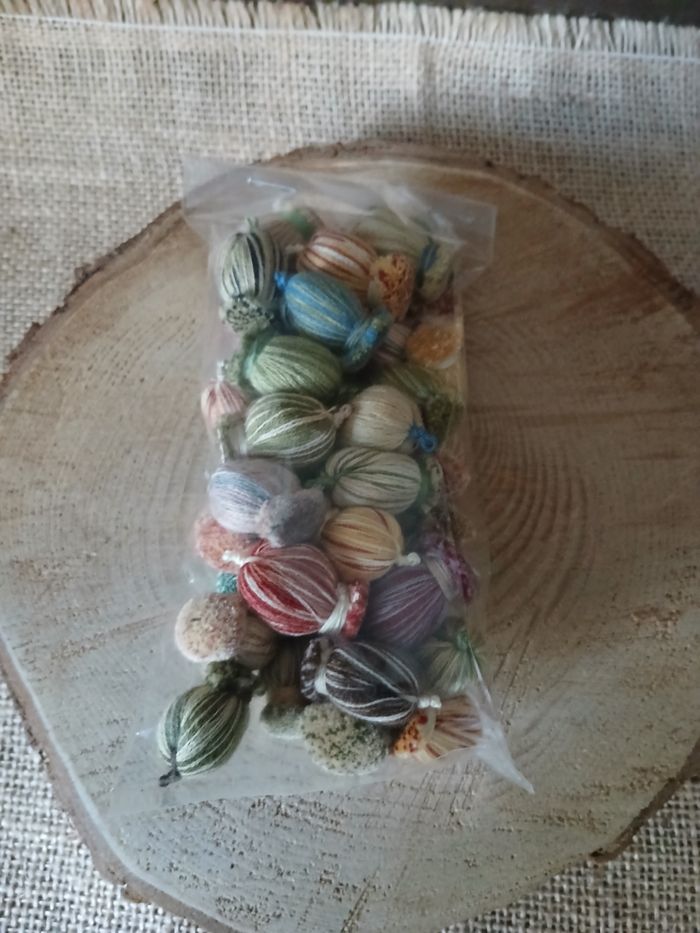 Lot de 40 pompons glands multicolore - photo numéro 4