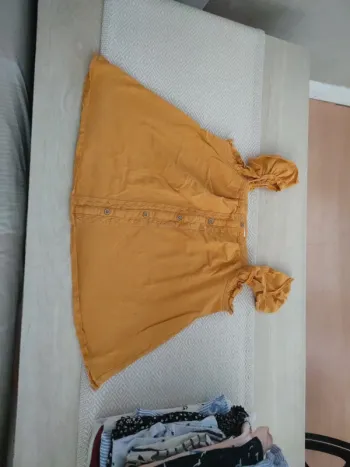 Haut volante fluide tao moutarde 10 ans