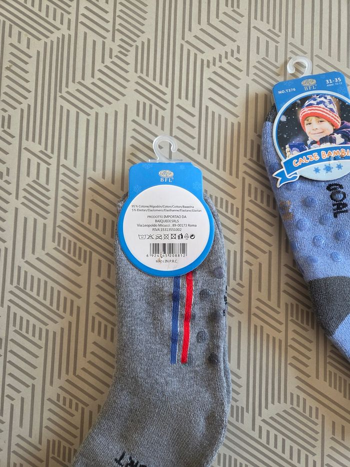 Lot 6 paires de chaussettes neuves antidérapante 31/35 - photo numéro 3