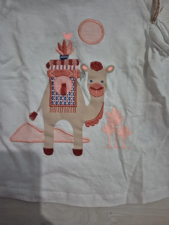 T-shirt sans manches motif chameau - photo numéro 2