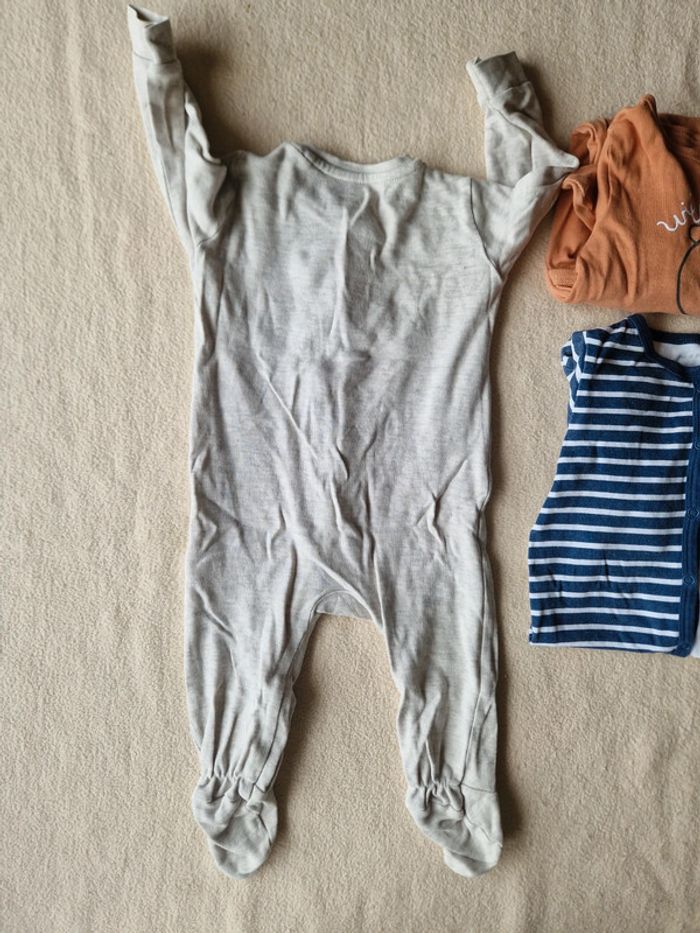 Lot 3 pijamas en 6m - photo numéro 5