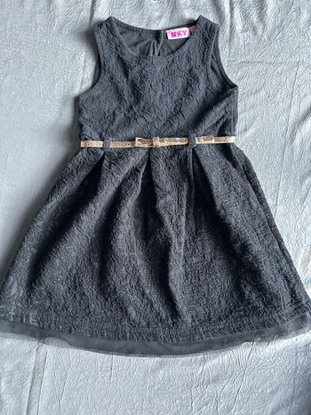 Robe de fête en dentelle petite fille