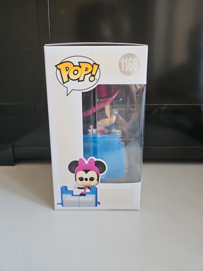 Pop minnie mouse on the peoplemover - photo numéro 4