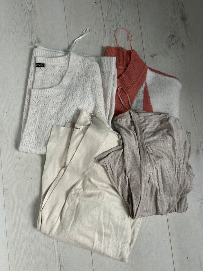Superbe lot de 4 pulls/gilets