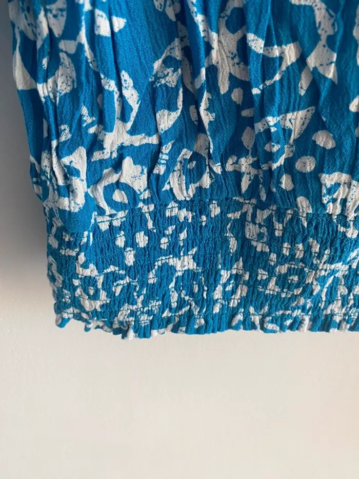 Blouse courte en cache cœur kiabi bleu et blanc - photo numéro 5