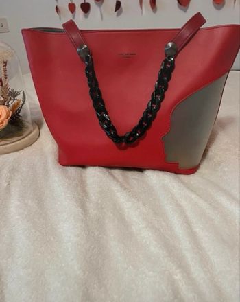 Sac à main rouge en très bon état