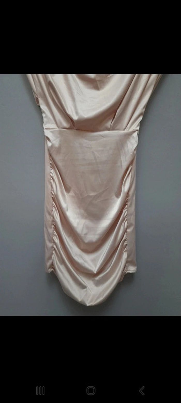Robe chic satiné - photo numéro 3