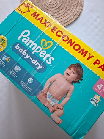 🌸Carton de couche pampers taille 4🌸