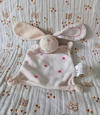 Doudou lapin Absorba rose à pois
