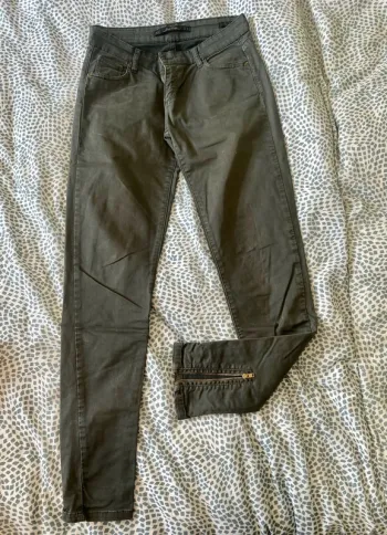 Jeans vert kaki Zara