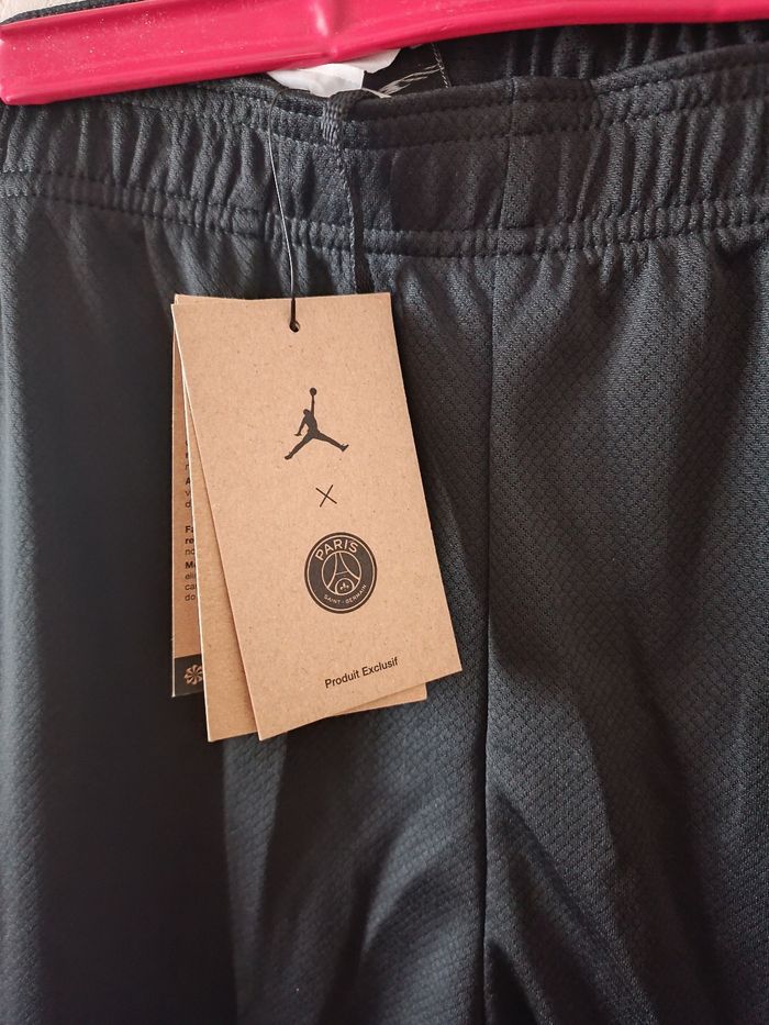 Short PSG taille XL enfant - photo numéro 4