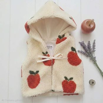 gilet sans manche a capuche motif pomme