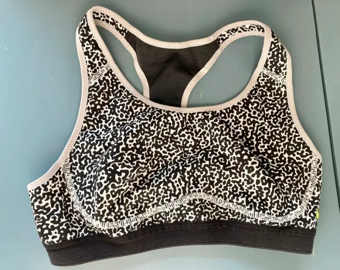 Brassière de sport motifs léopards Nike taille XS