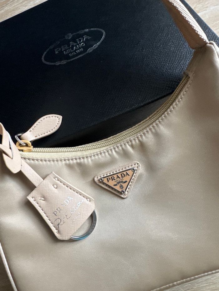 Sac Prada beige - photo numéro 2