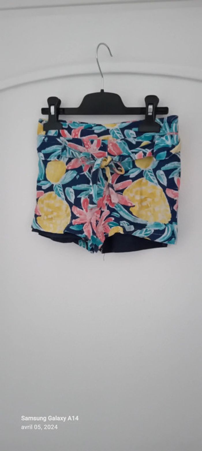 Short en lin motif floral fille 8 ans - photo numéro 2