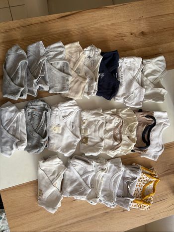 Bodies taille 1 mois