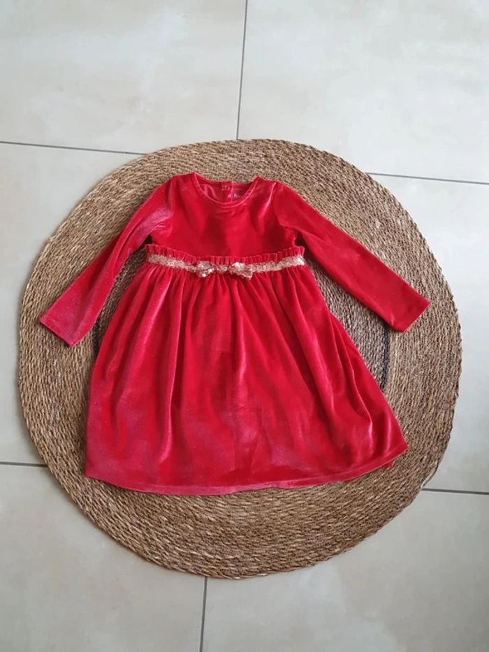 Jolie robe pour les fêtes taille 3 ans
