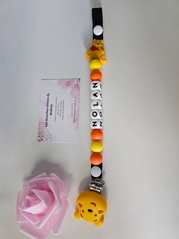 ATTACHES TÉTINES WINNIE