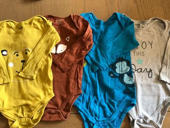 Lot 5 bodies manches longues 24 mois