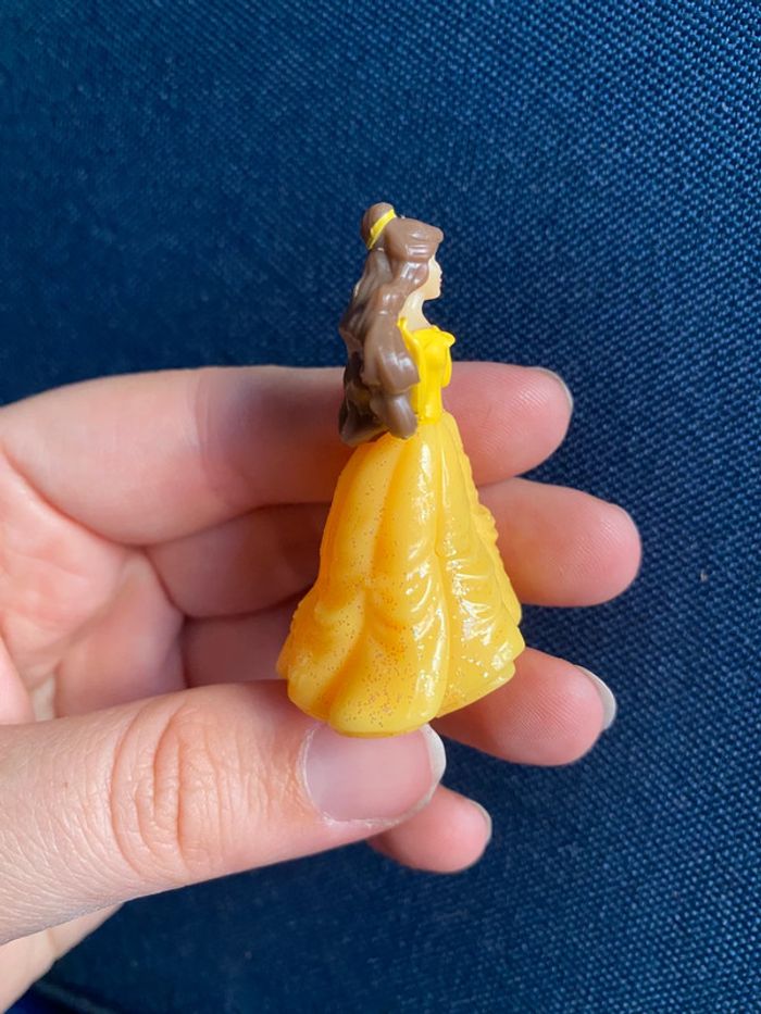 Disney Princesses Belle (Kinder Surprise) - photo numéro 3
