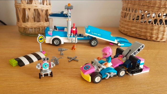 Le camion de service
+ karting
Excellent état 
Lego friends
Complet - photo numéro 2