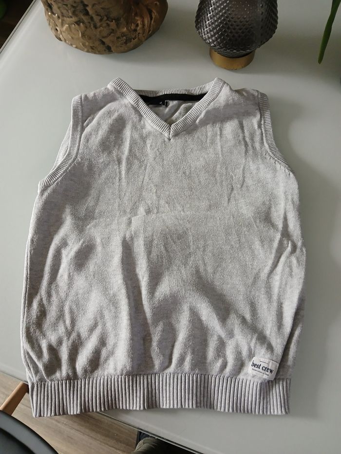 PULL SANS MANCHES GRIS KIABI