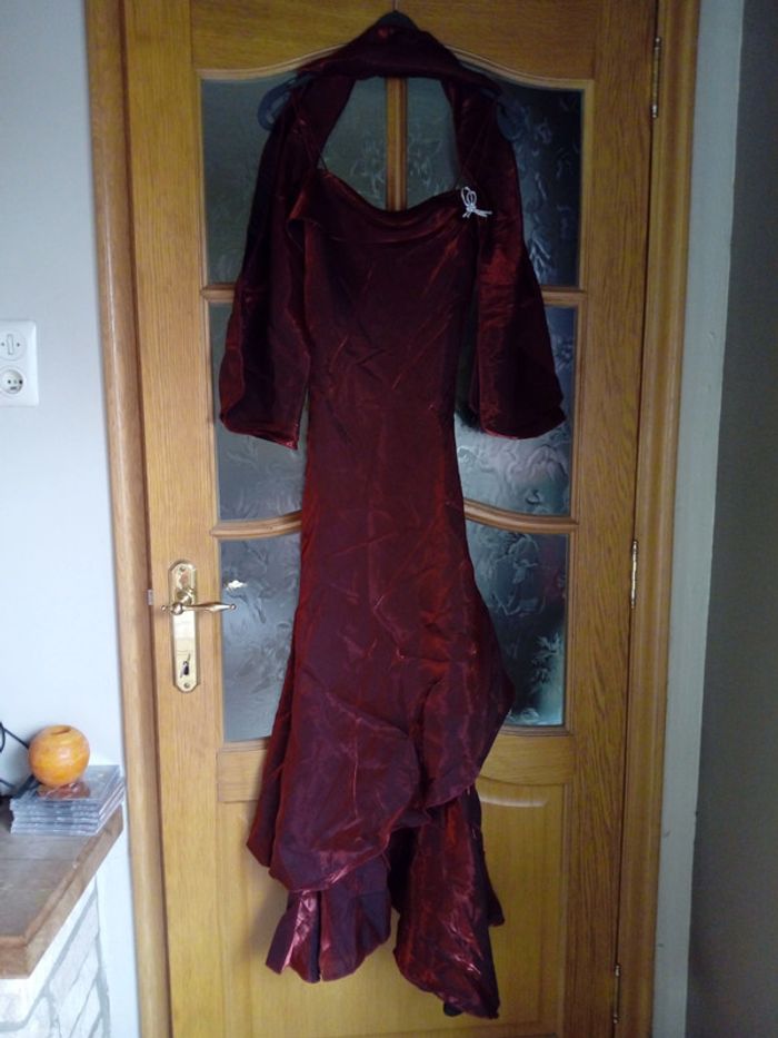 Robe de soirée rouge/reflets noirs + étole - photo numéro 4