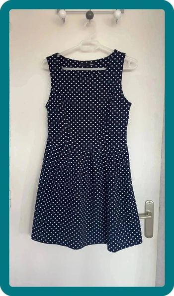 Robe à pois marine