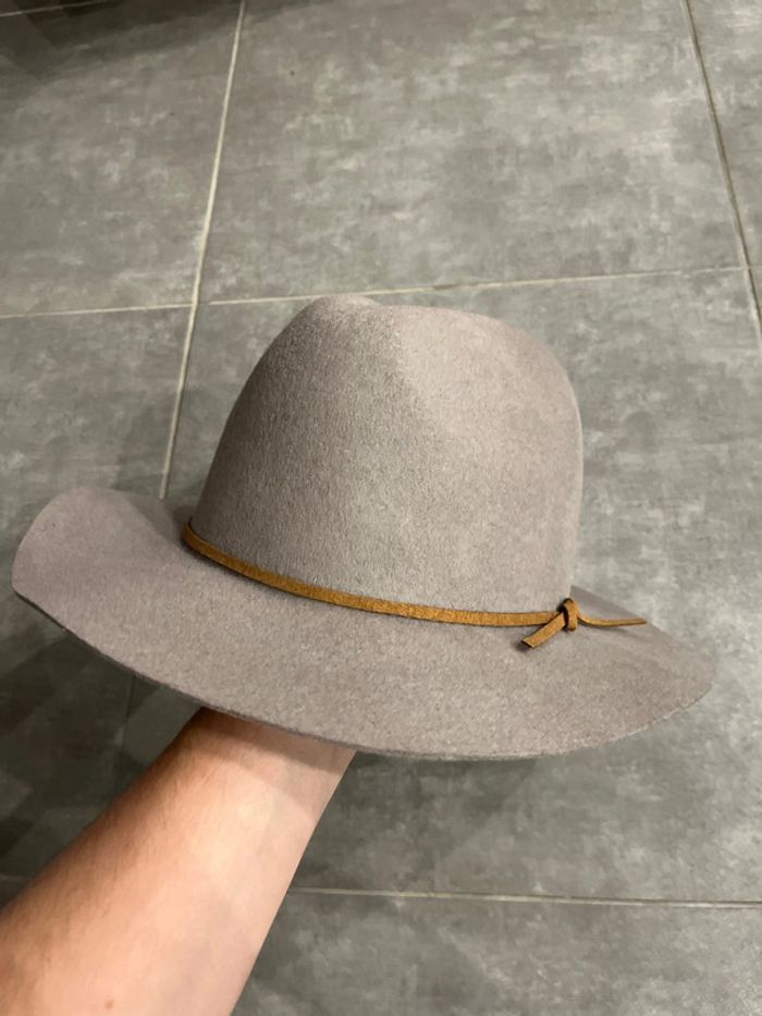 Chapeau gris H&M - photo numéro 2