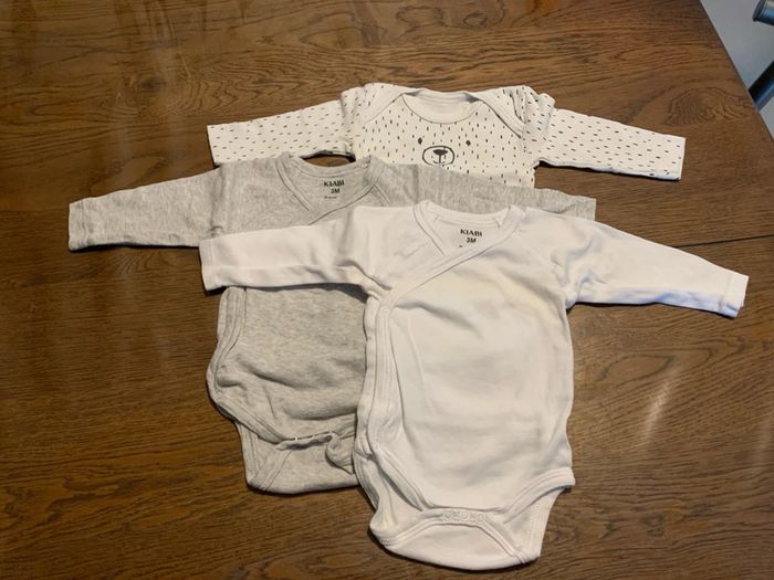 Lot de 11 bodies manches longues et courtes - photo numéro 2