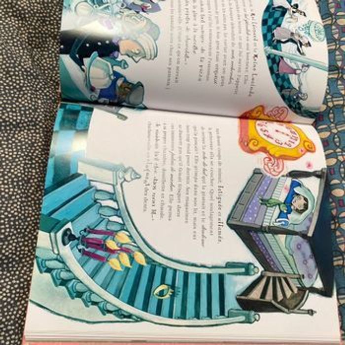 Grand livre 6 histoires de princesses pas comme les autres Rouge et Or - photo numéro 5