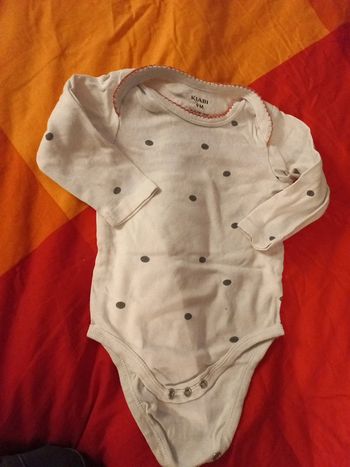 Joli body a poids coton 9 à 12 mois