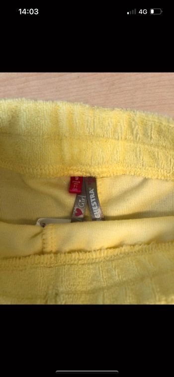 Short orchestra jaune