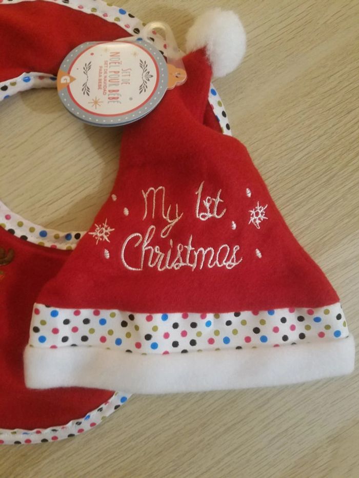 Set de Noël pour bébé (bonnet et bavoir) - photo numéro 3