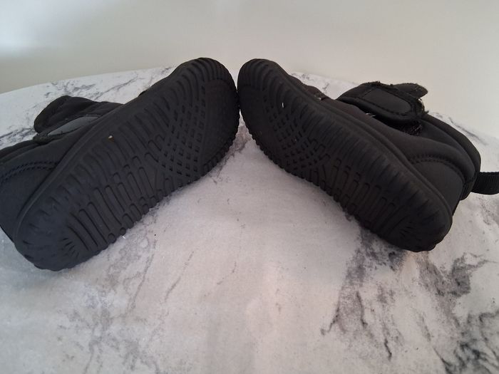 Chaussons garçon pointure 20 - photo numéro 4