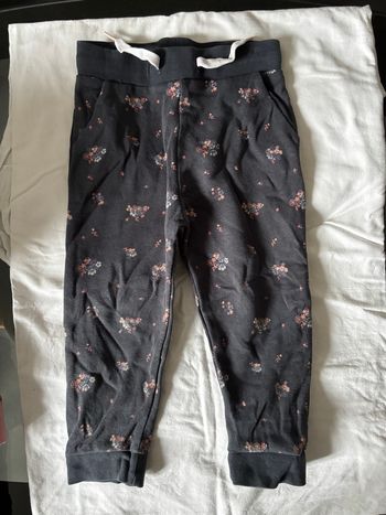 Pantalon type jogging fleurie 
