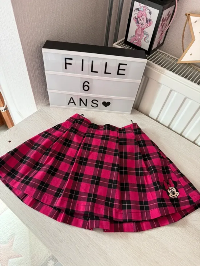 Jupe plissée Minnie 6 ans comme neuve