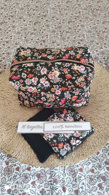 16 lingettes lavables neuf et sa trousse de toilette moltonné