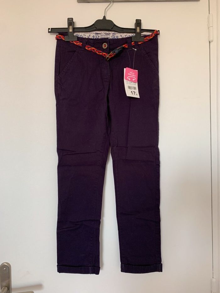 Pantalon violet foncé neuf 10 ans (138 cm)