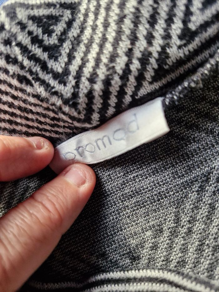 Superbe pull jaquart col large à revers drapé - photo numéro 7